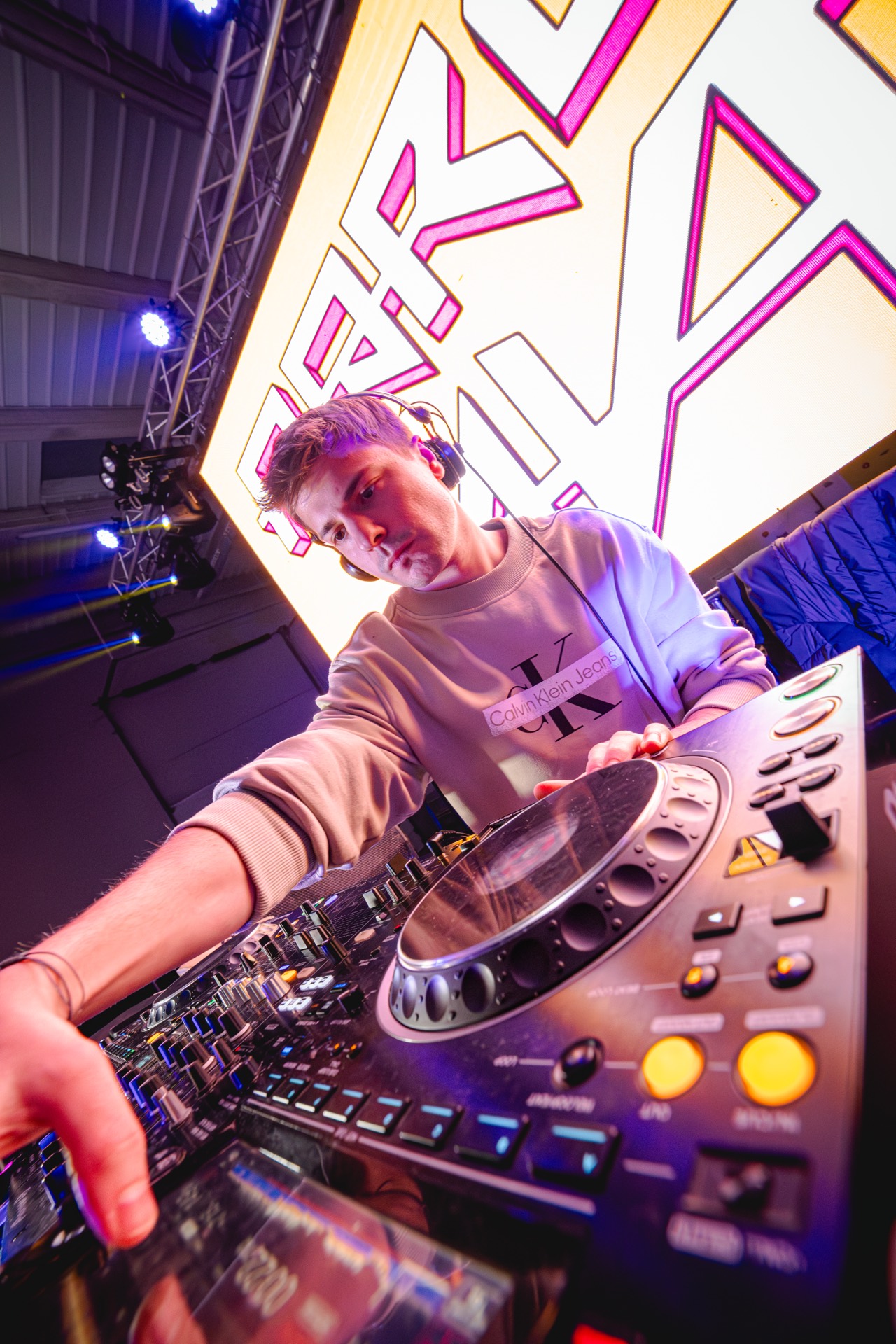 Aaron MVP DJ en los platos